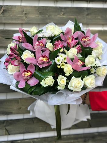Букет цветов из: Розы и Хризантемы в Краснофлотском