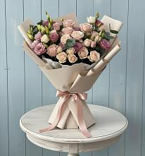 Букет цветов из:  Розы и Лизиантусы в Краснофлотском
