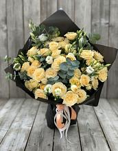 Букет цветов из:  Розы и Лизиантусы в Краснофлотском