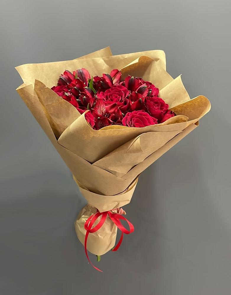 Букет цветов из: Альстромерии и Розы в Краснофлотском