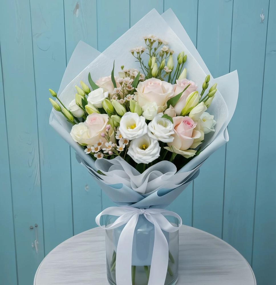 Букет цветов из: Розы и Лизиантусы в Краснофлотском