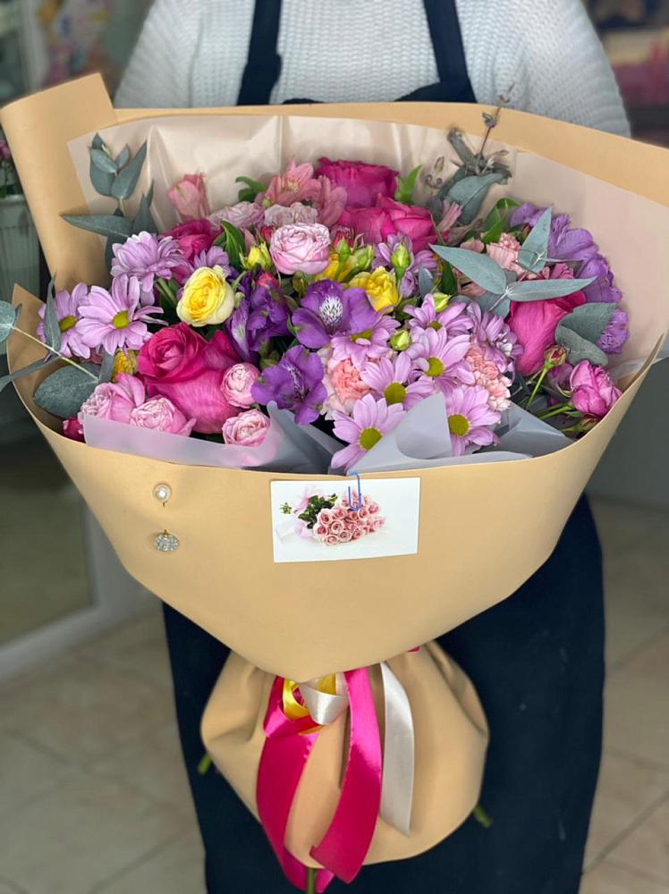 Букет цветов из: Хризантемы, Гвоздики и Альстромерии в Краснофлотском