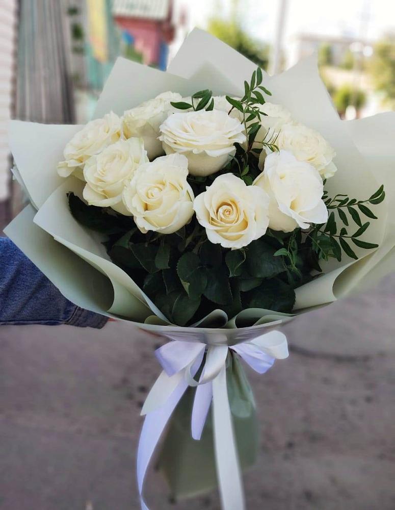 Букет Белые розы Проуд в Краснофлотском