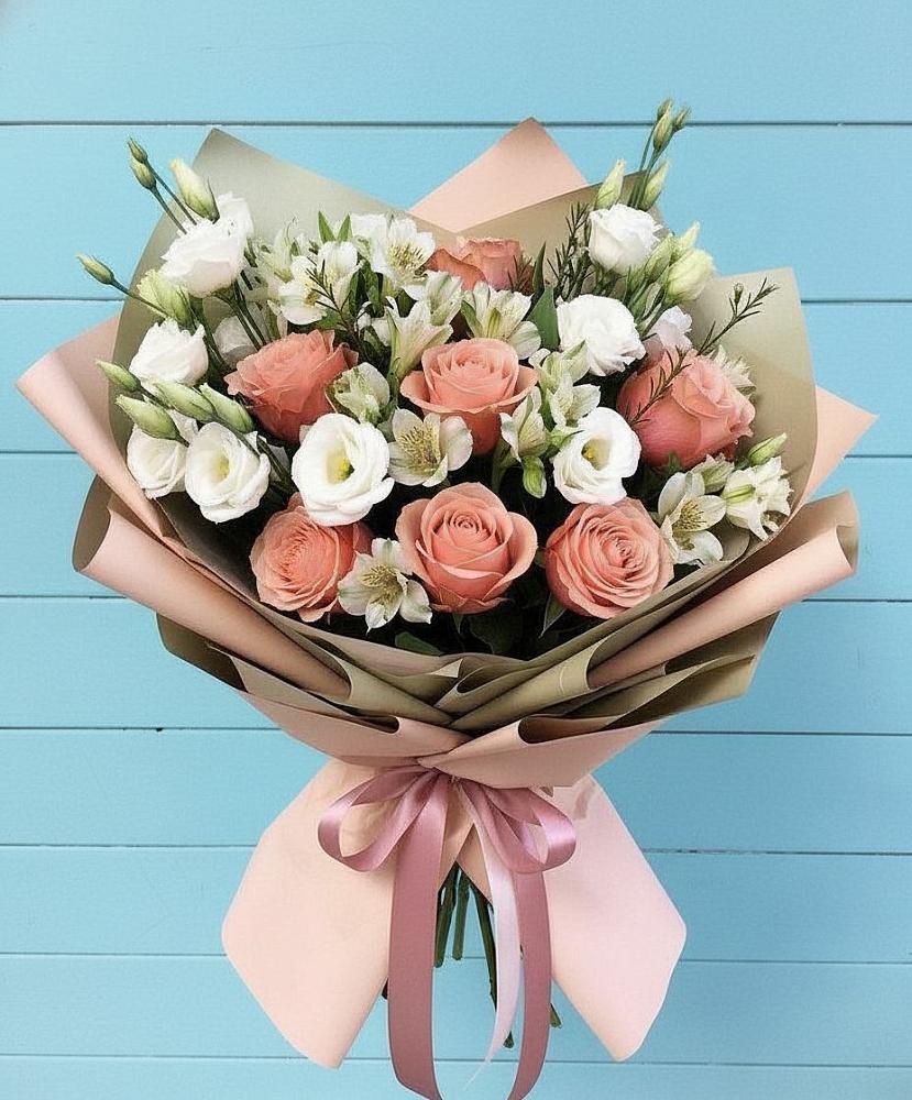 Букет цветов из: Розы, Альстромерии и Лизиантусы в Краснофлотском