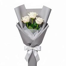 Букет 3 белые розы в Краснофлотском