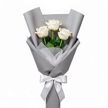 Букет 3 белые розы в Краснофлотском