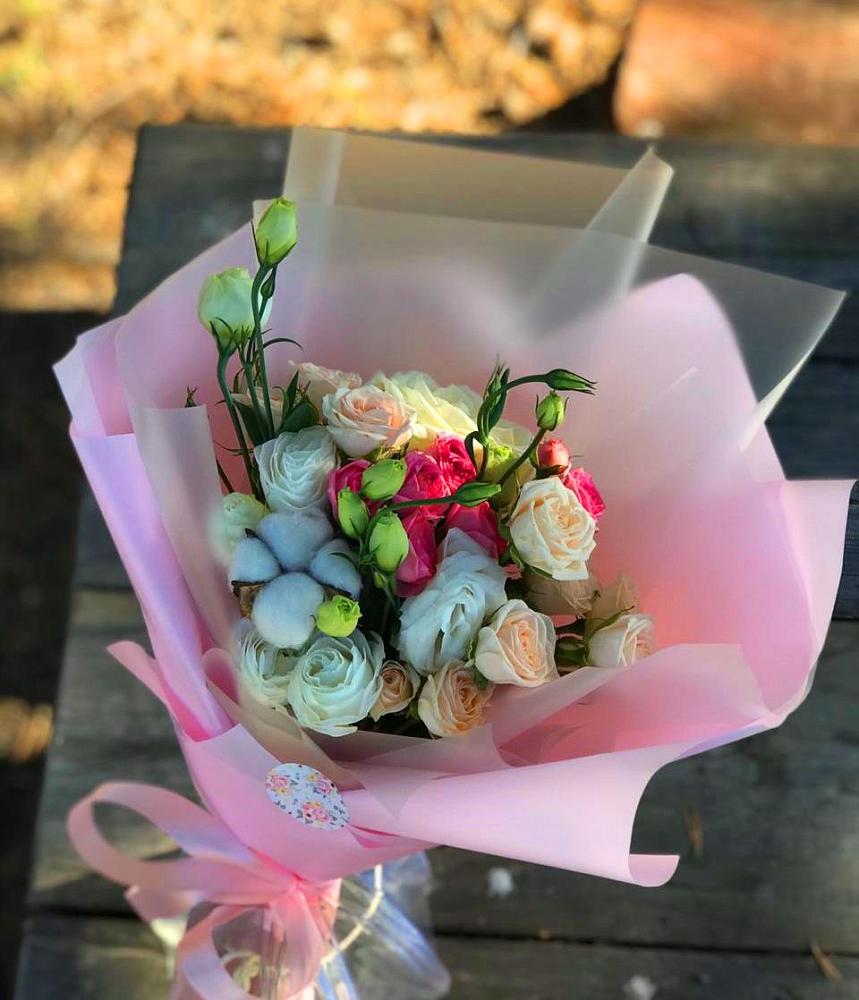 Букет цветов из: Розы и Лизиантусы в Краснофлотском