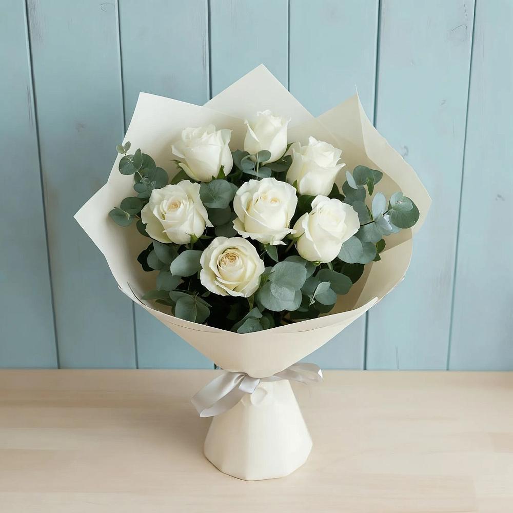 Букет Белые розы в Эвкалипте в Краснофлотском