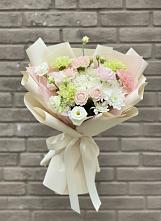 Букет цветов из:  Гвоздики, Розы, Лизиантусы и Хризантемы в Краснофлотском