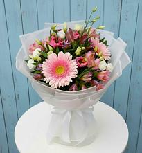 Букет цветов из:  Герберы, Альстромерии и Лизиантусы в Краснофлотском