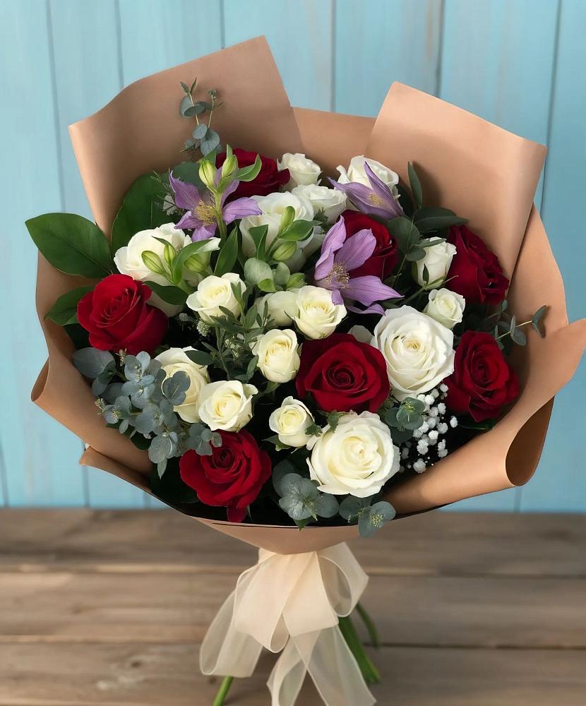 Букет цветов из: Розы и Альстромерии в Краснофлотском