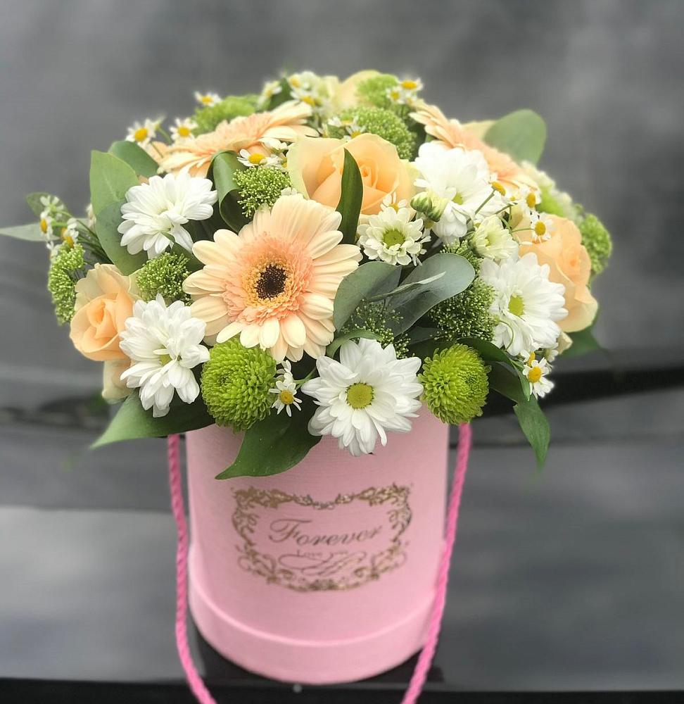 Цветочная композиция из Розы, Герберы и Хризантемы в шляпной коробке в Краснофлотском