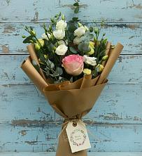 Букет цветов из:  Розы и Лизиантусы в Краснофлотском